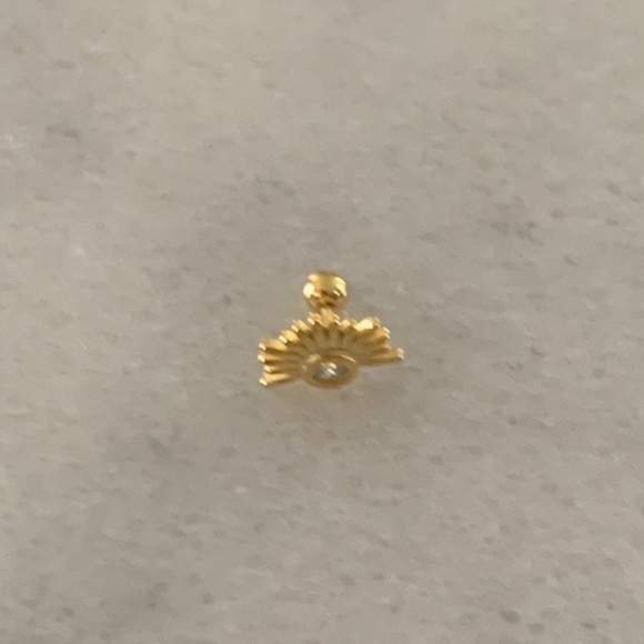 18K Gold Sun Burst Crystal Cartilage Earring Brand New - Picture 3 of 4